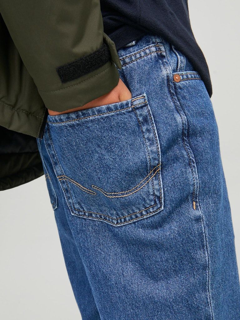 JACK&JONES_SpringSummer2022_4045886_12221414_2.jpg