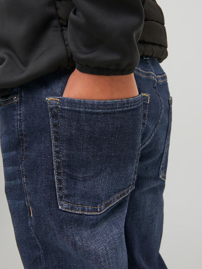 JACK&JONES_SpringSummer2022_3992425_12217778_4.jpg